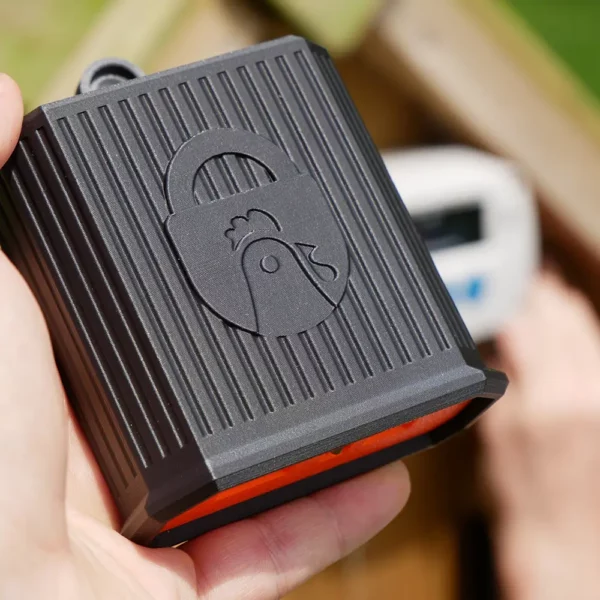ChickenGuard PRO SOLAR Combi - Automatischer Türoffner + Tür – Bild 4